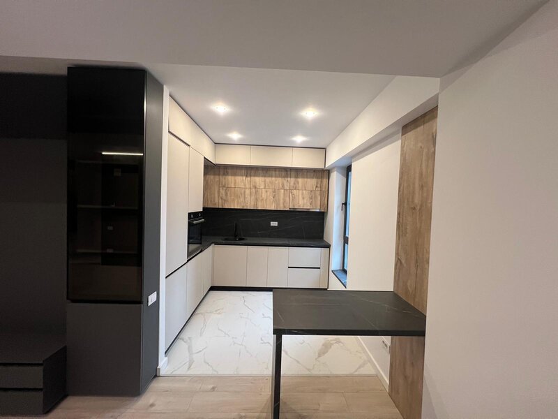 Baneasa, Sos. Ghe Ionescu Sisesti 92-96,